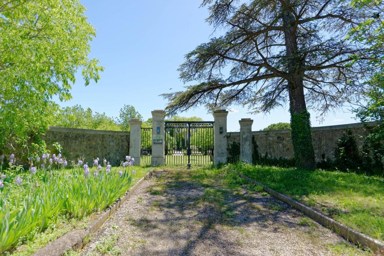 Private Furnished Apartment With All Comfort Has A Garden In A Green Space Meyreuil Εξωτερικό φωτογραφία